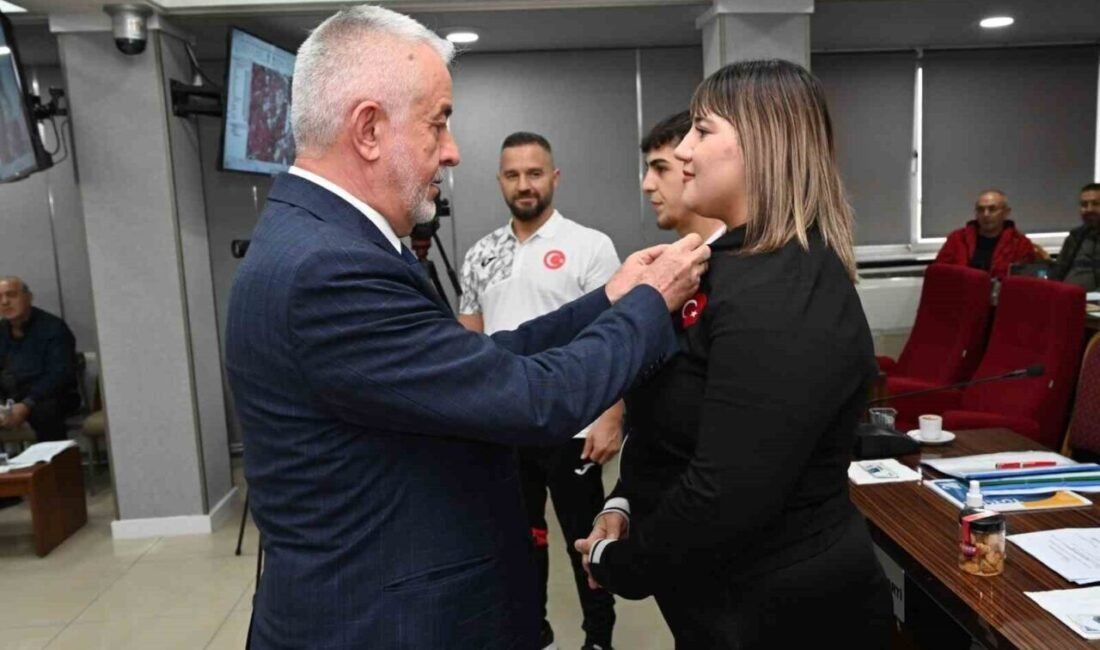 Isparta Belediyesi Spor Kulübü sporcusu milli halterci Fatmagül Çevik, Arnavutluk’un