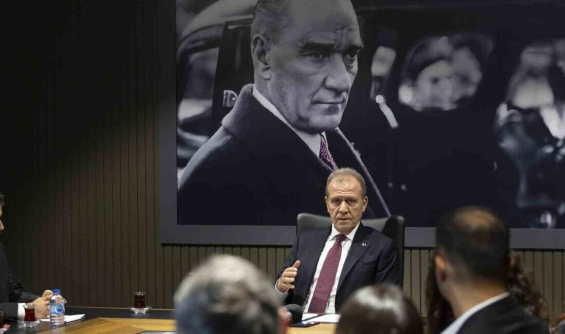 Mersin Büyükşehir Belediyesi bünyesinde görev yapan öğretmenler, 24 Kasım Öğretmenler