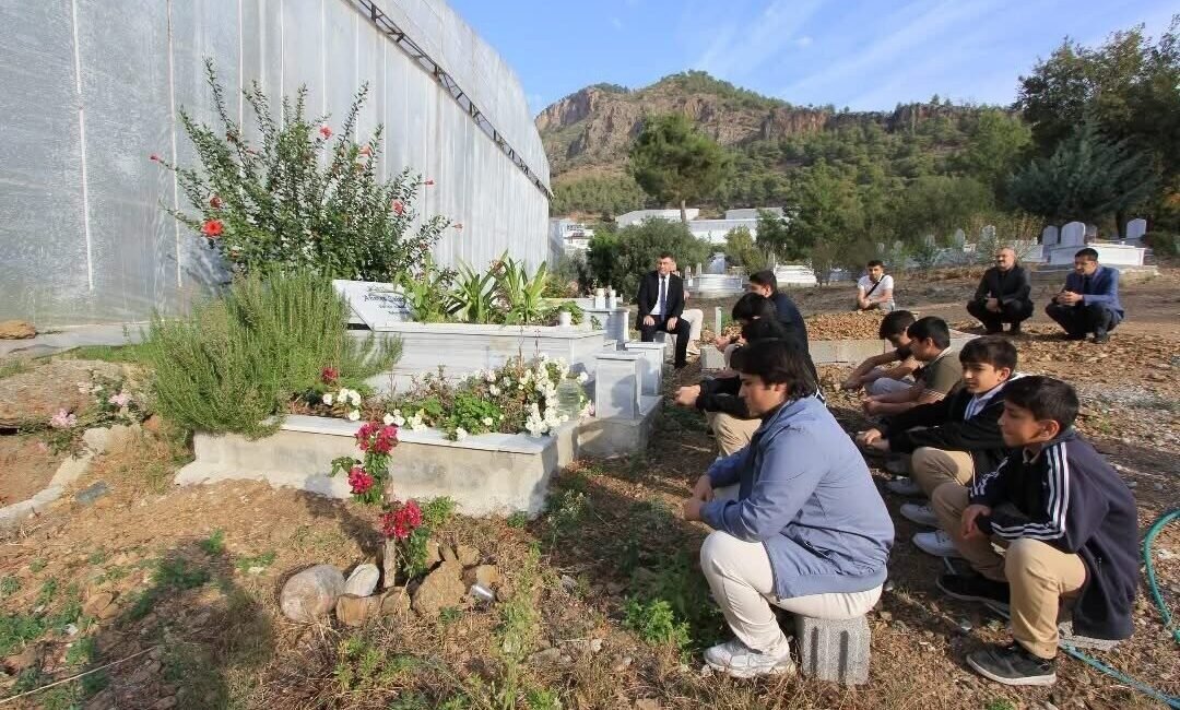 Mersin’in Bozyazı ilçesinde 2022 yılında vefat eden Anadolu Lisesi Edebiyat