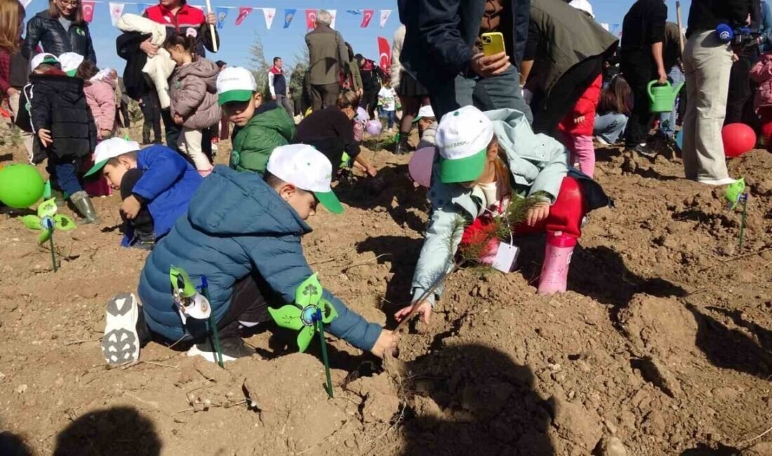 Burdur’da ’Geleceğe Nefes İnsanlığa Nefes’ projesi çerçevesinde ağaç dikme etkinliği