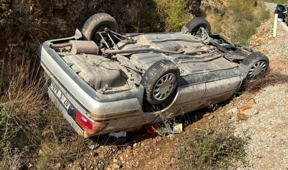 Burdur’un Bucak ilçesinde kontrolden çıkarak şarampole devrilen otomobilin sürücüsü yaralandı.