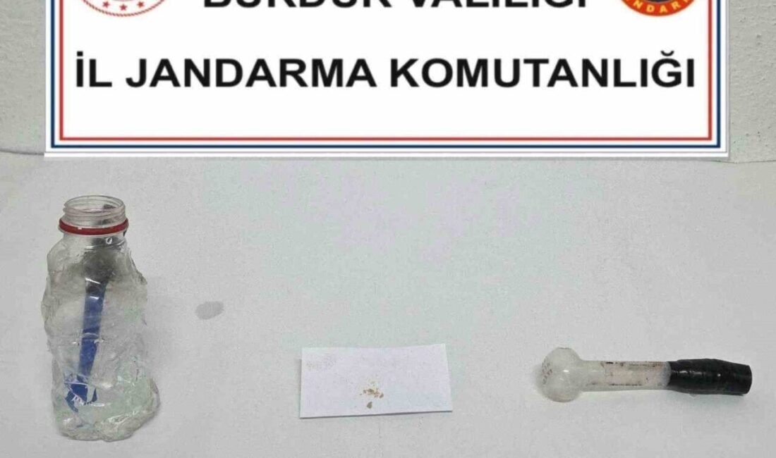 Burdur’da jandarma ekipleri tarafından narkotik suçlarla mücadele çerçevesinde yapılan çalışmalarda