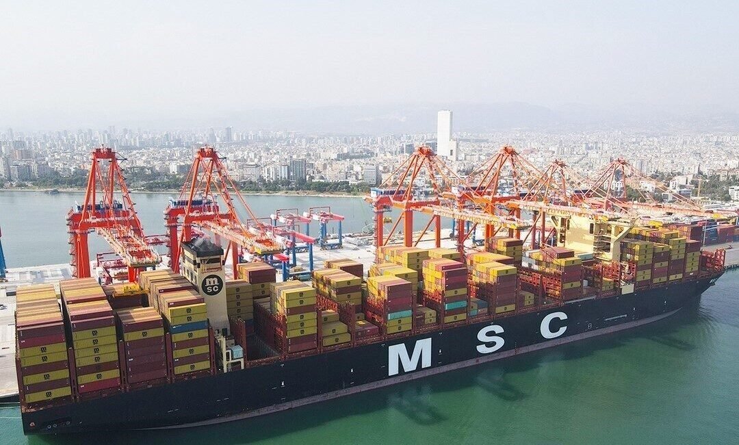 Mersin Uluslararası Limanı (MIP), dünyanın en büyük konteyner gemilerinden biri