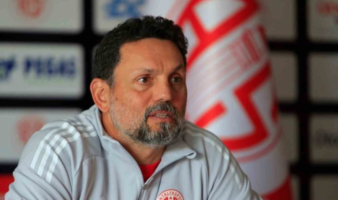 Antalyaspor Teknik Direktörü Erol Bulut, Eyüpspor maçından sonra takımdan bilgi
