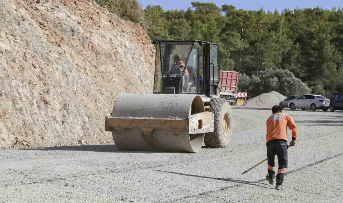Mersin Büyükşehir Belediyesi, Gülnar’da 5 mahalleyi birbirine bağlayan grup yolunu