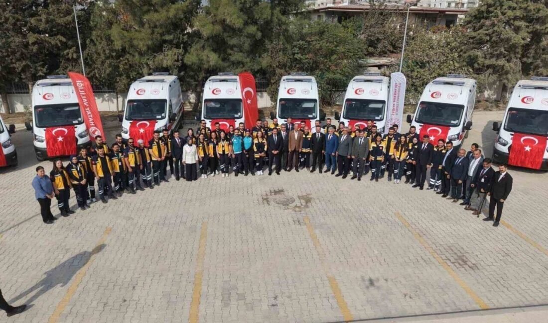 Hatay’da İl Sağlık Müdürlüğü bünyesinde görevlendiren 12 yeni ambulans Vali