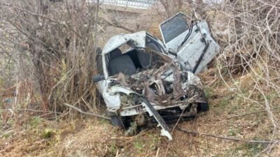 Kahramanmaraş’ta meydana gelen trafik kazasında anne hayatını kaybederken, oğlu ağır