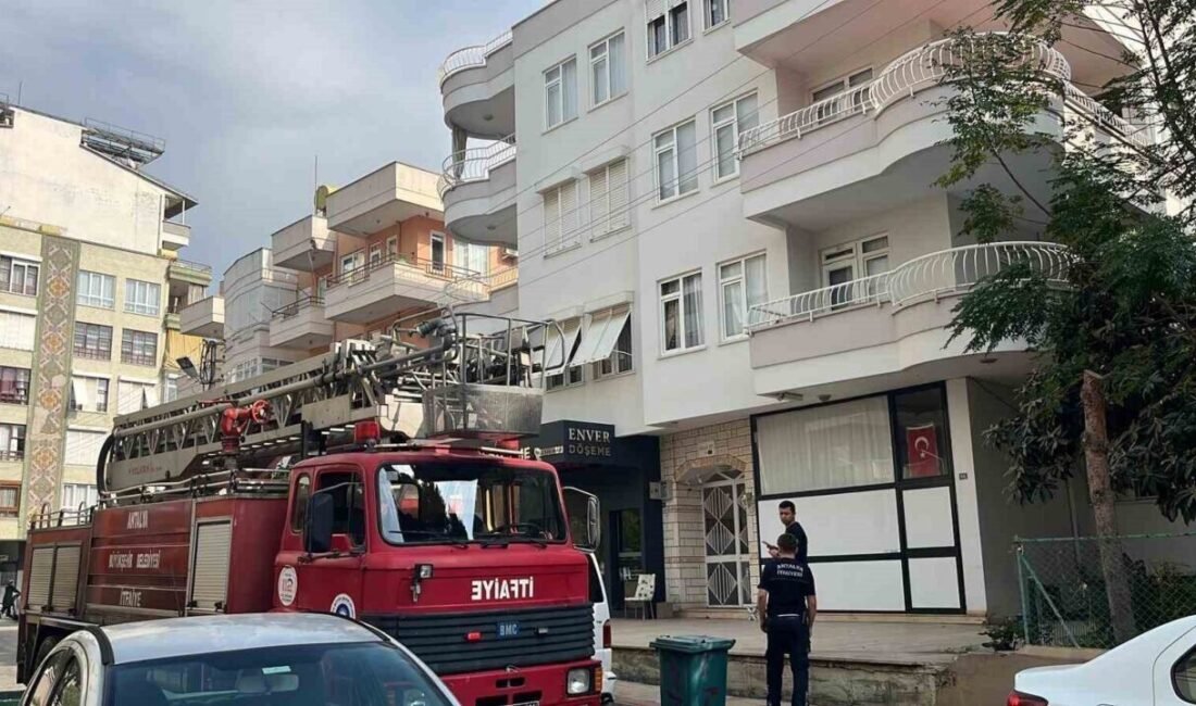 Antalya’nın Alanya ilçesinde kapıyı arkadan kilitleyen küçük çocuk itfaiye ekiplerini