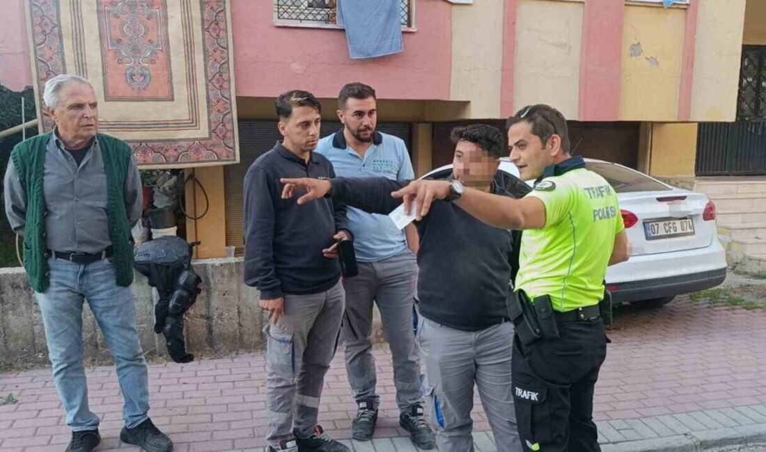 Antalya’nın Manavgat ilçesinde motosiklet ile otomobilin çarpışması sonucu meydana gelen