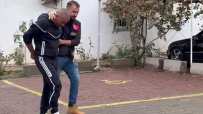 Antalya’da aileler arasındaki husumeti bitirmek amacıyla bir araya geldiği akrabasını