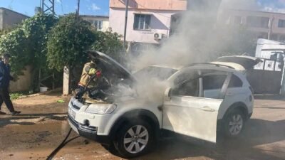 Hatay’da seyir halindeyken motor kısmı yanan cipte hasar oluştu. Yangın,