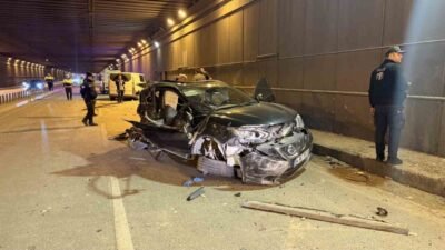 Adana’da kontrolden çıkan cipin karşı yönden gelen panelvan araçla çarpıştığı