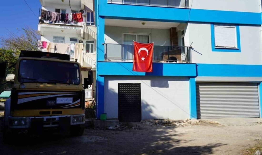 Konyaaltı Belediyesi, Şehit Murat Talay’ın ailesinin yaşadığı sokakta sıcak asfalt