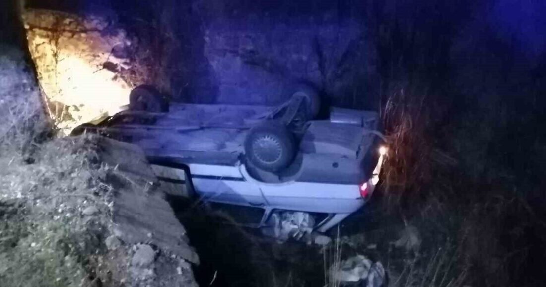 Burdur’un Bucak ilçesinde, köpeğe çarpmamak için ani manevra yapan sürücünün