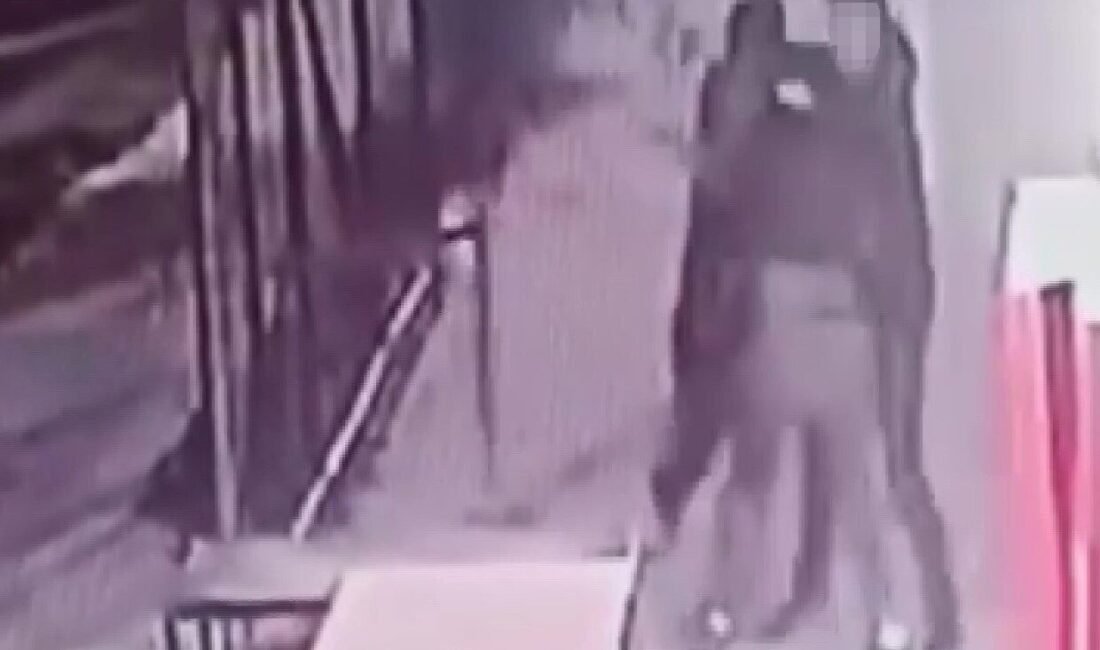 Adana’da parkta oturan 3 lise öğrencisinin darp edilip bıçaklandığı olayla