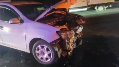 Antalya’nın Manavgat ilçesinde 2 otomobilin çarpışması sonucu meydana gelen trafik