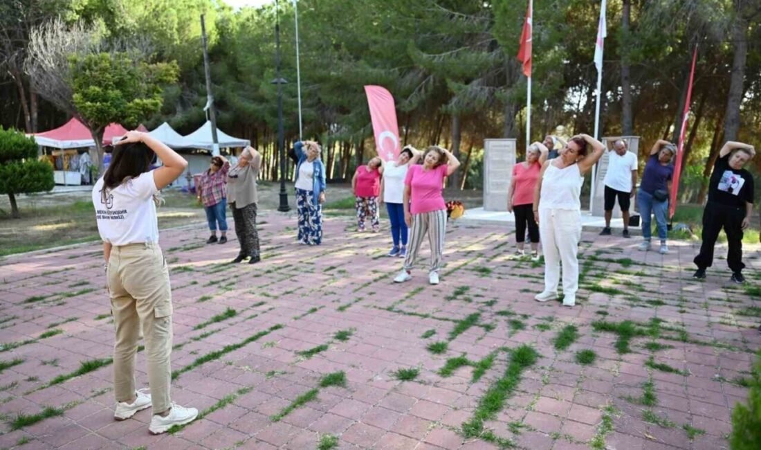 Mersin Büyükşehir Belediyesi, Anamur Emekli Evi üyelerini Tarsus’ta düzenlediği konaklamalı