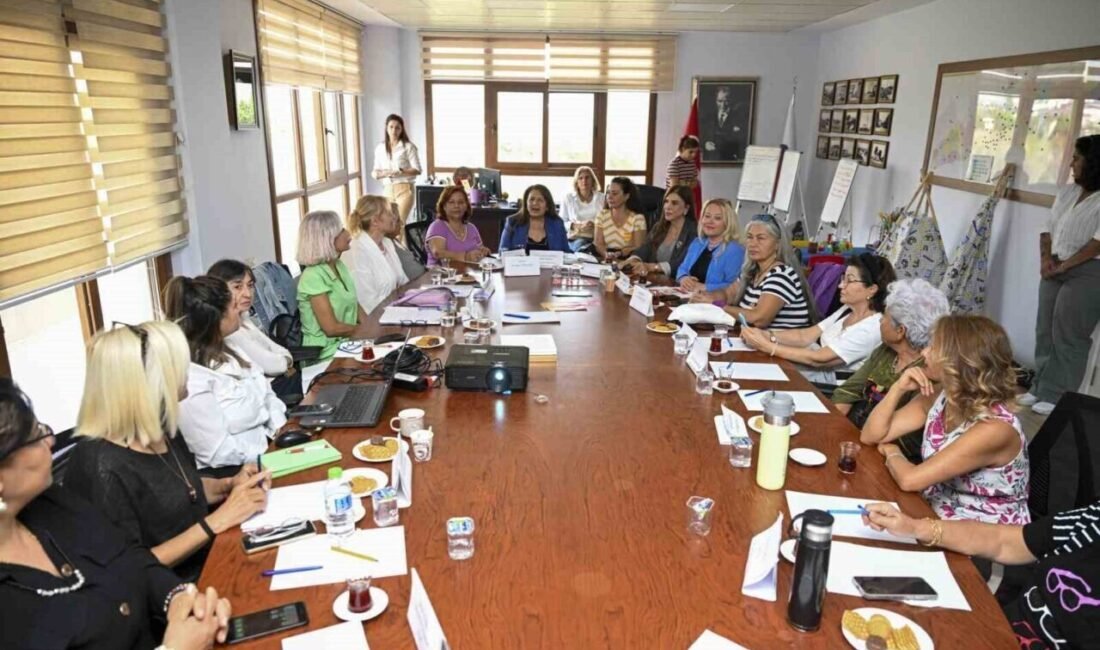 Mersin’de düzenlenen ‘Pazartesi Buluşmaları’, kadınların düşüncelerinin kent yönetimine yön vermesini