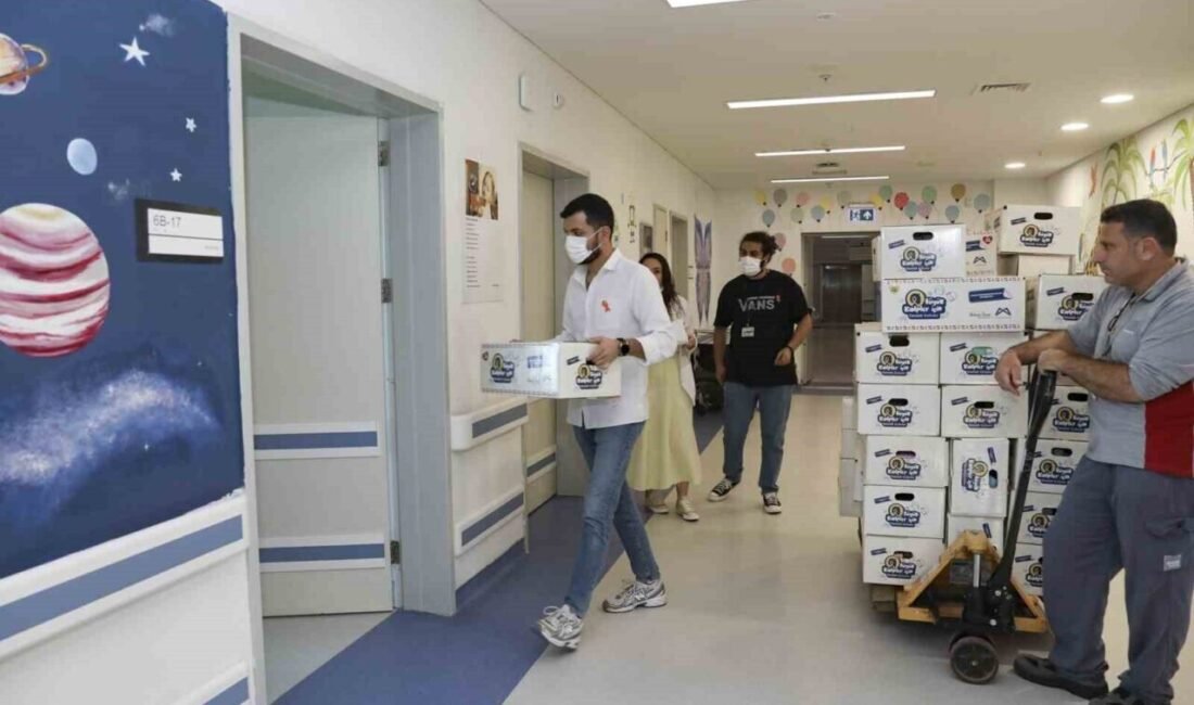 Mersin Büyükşehir Belediyesi’nin, ‘Lösemili Çocuklar Haftası’ dolayısıyla hazırladığı hediye kutuları