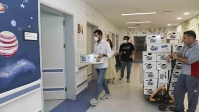 Mersin Büyükşehir Belediyesi’nin, ‘Lösemili Çocuklar Haftası’ dolayısıyla hazırladığı hediye kutuları