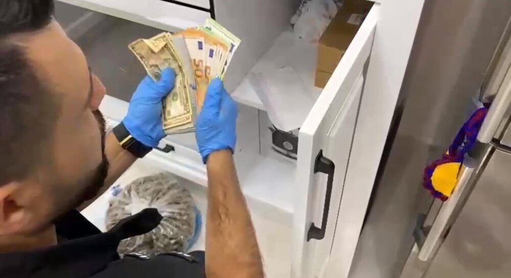 Mersin polisinin uyuşturucu tacirlerine yönelik düzenlediği operasyonda 31 şüpheli yakalandı,