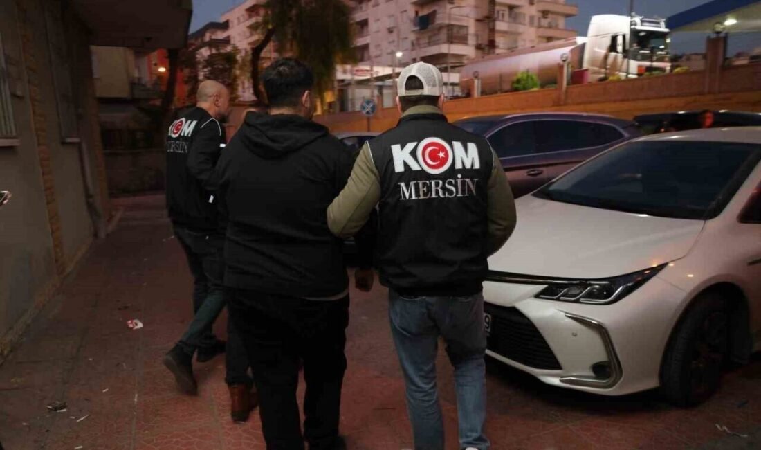 Mersin’de gümrükçülere yönelik yapılan rüşvet ve sahtecilik operasyonunda 6’sı memur