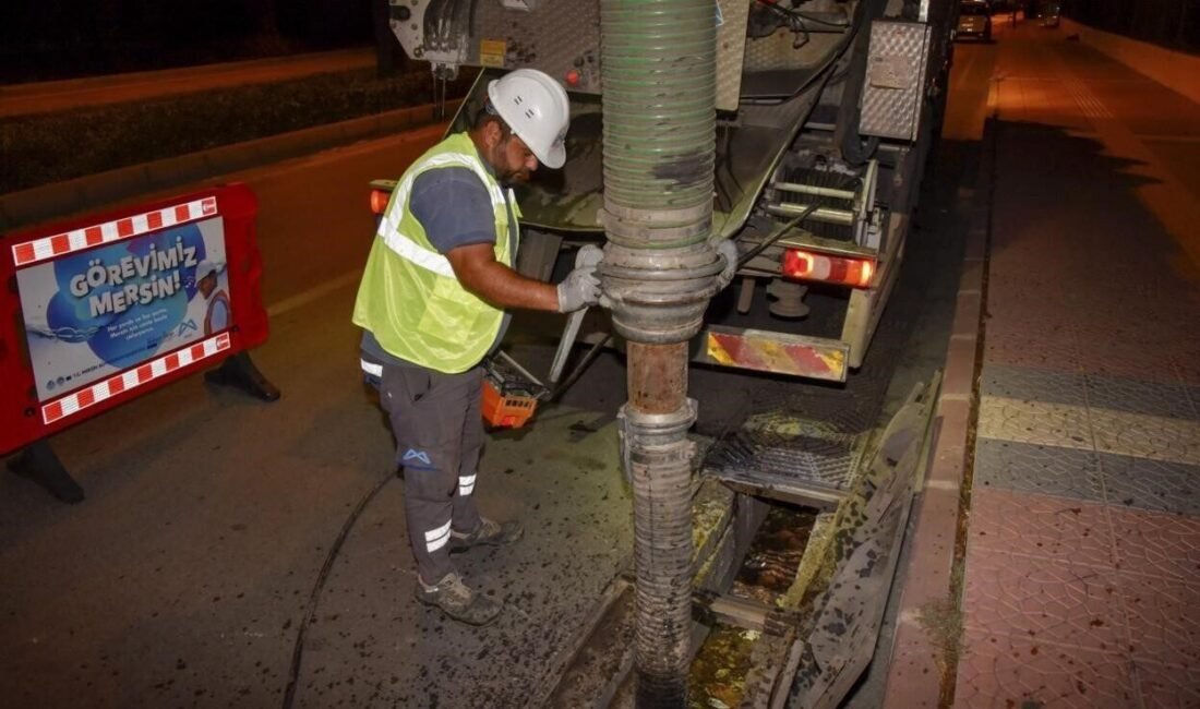 Mersin Büyükşehir Belediyesi MESKİ Genel Müdürlüğü’nün, kent genelinde yağmur suyu