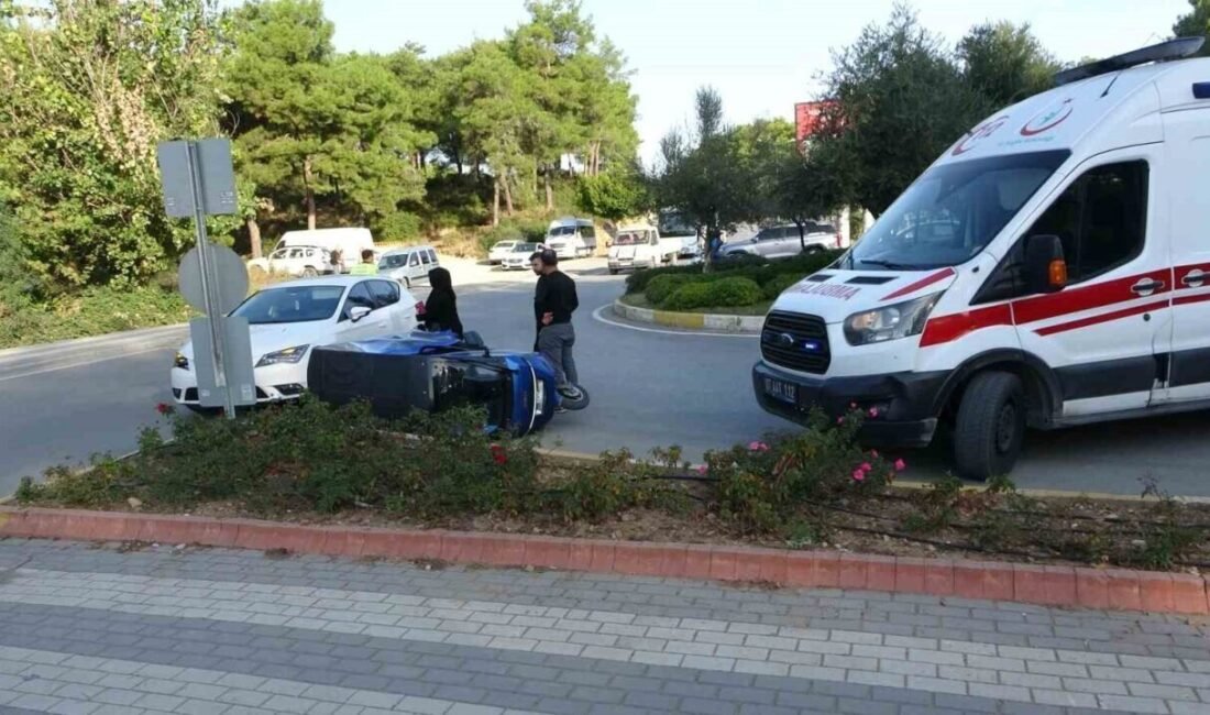 Antalya’nın Manavgat ilçesinde 3 tekerli motorlu bisiklet ile otomobilin çarpışması