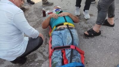 Adana’da motosikletin sulama kanalına düşmesi sonucu 2 kişi yaralandı. Yaralılar