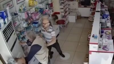 Mersin’in Erdemli ilçesinde, muadil ilaç verdiği için hastanın oğlu tarafından