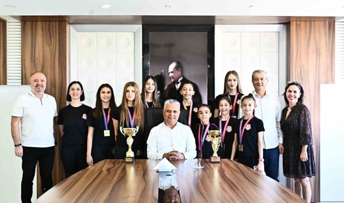 Muratpaşalı sporculardan Türkiye derecesi Muratpaşa Belediyespor jimnastikçileri, katıldıkları turnuvalardan Türkiye dereceleriyle dönen Muratpaşalı sporcular,