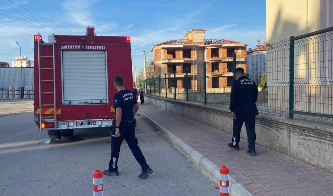 Serik’te ilkokulda devreye giren alarm, mahalleliyi korkuttu. Yangın korkusuyla itfaiye
