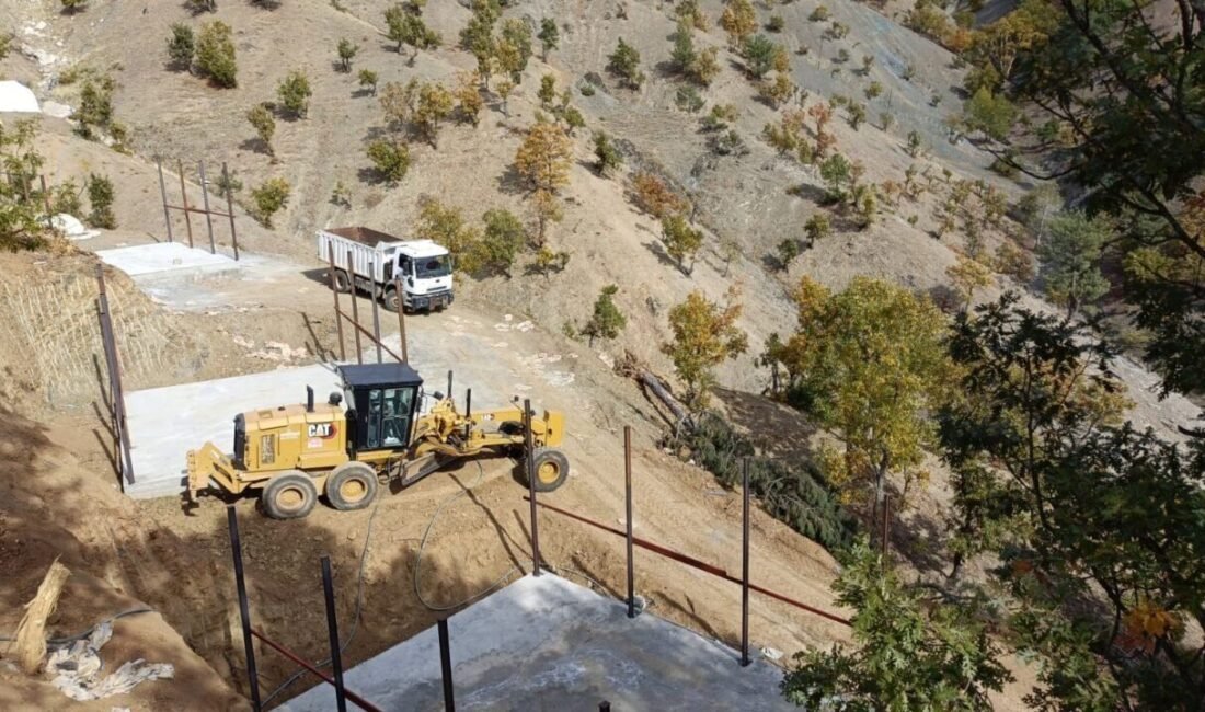 Onikişubat Belediyesi Fen İşleri Müdürlüğü ekipleri, vatandaşların yaşam kalitesini artırmak