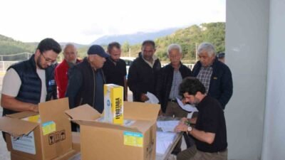 Antalya Büyükşehir Belediyesi, örtü altı üretimde bitki zararlılarıyla mücadele ve