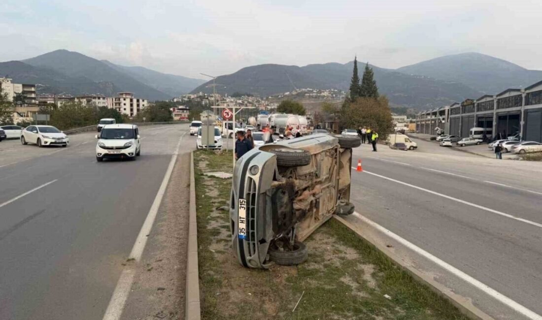 Osmaniye’nin Bahçe ilçesinde meydana gelen trafik kazasında bir otomobilin başka