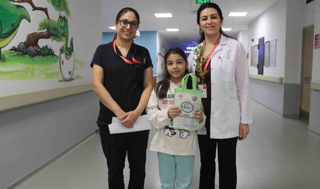 Osmaniye Eğitim ve Araştırma Hastanesi’nde tedavi gören çocuk hastalara, 11