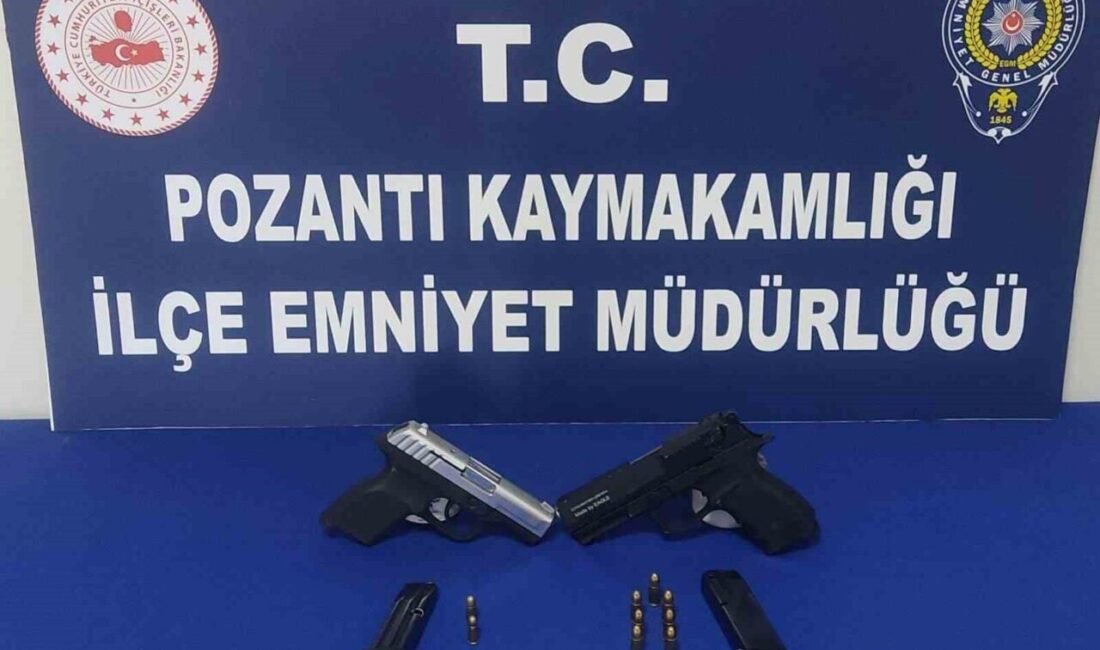 Adana’nın Pozantı ilçesinde gerçekleştirilen denetimlerde 2 ruhsatsız tabanca ele geçirildi.