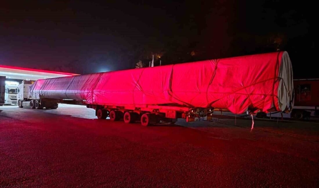 Adana’nın Pozantı ilçesinde tır ile otomobilin çarpışması sonucu otomobil sürücüsü