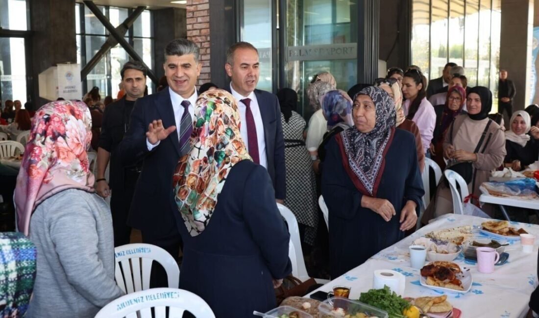 Akdeniz Kaymakamı ve Belediye Başkan Vekili Zeyit Şener, kursların özellikle