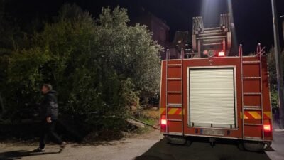 Antalya’nın Serik ilçesinde tek katlı evde çıkan yangın itfaiyenin müdahalesiyle