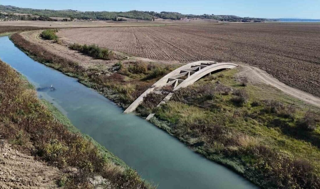Seyhan Baraj Gölü yapılmadan önce çevre köylerin Adana ile bağlantısını