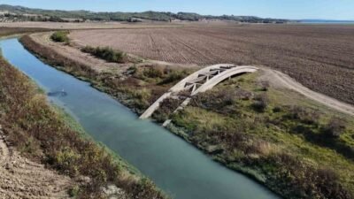 Seyhan Baraj Gölü yapılmadan önce çevre köylerin Adana ile bağlantısını