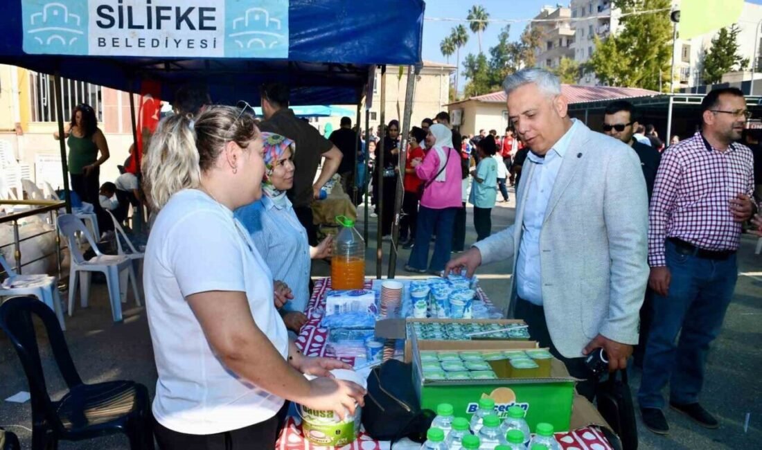 Mersin’in Silifke ilçesinde Gazipaşa İlkokulu tarafından düzenlenen etkinlik, öğrenci, veli