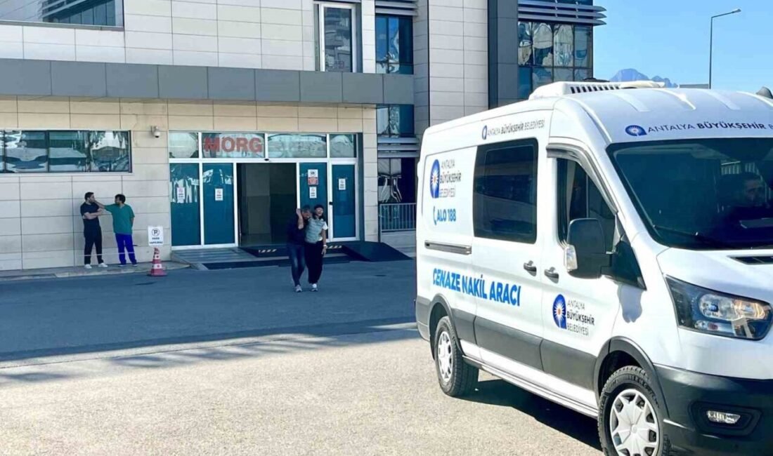 Antalya’nın Kaş ilçesinde, 36 yaşındaki bir kişi tarafından annesiyle gönül