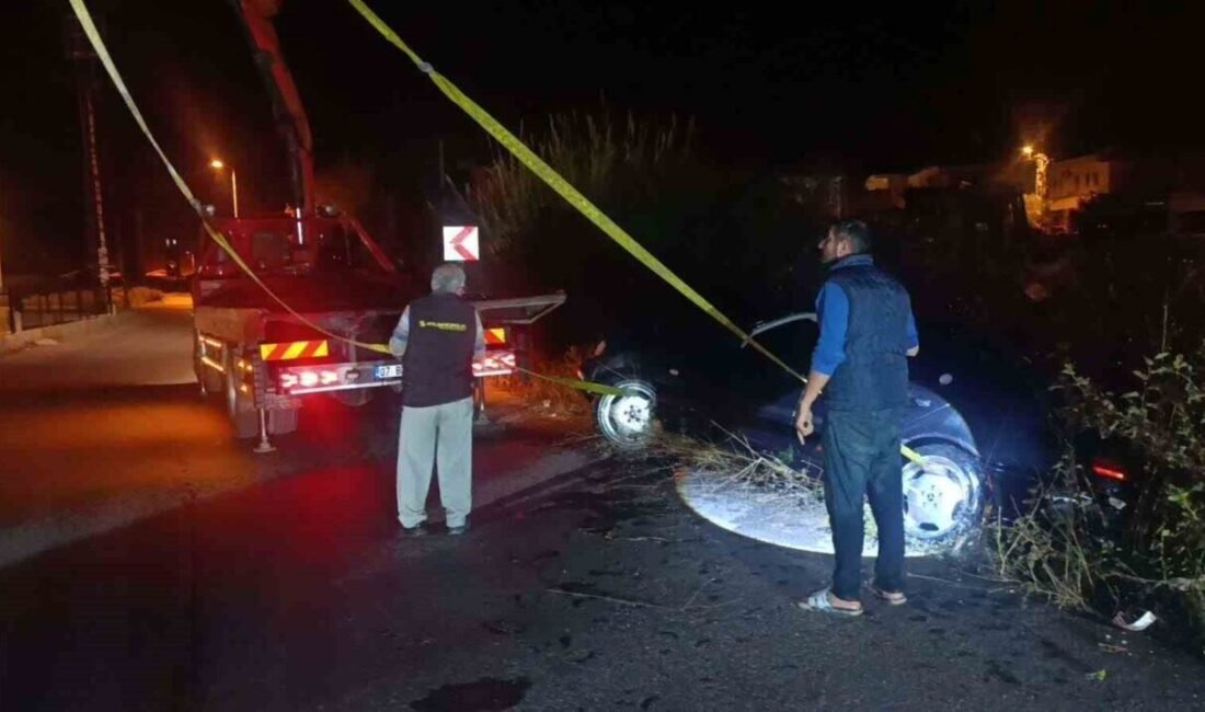 Antalya’nın Manavgat ilçesinde sulama kanalına uçan otomobil sürücüsü ve arkadaşı