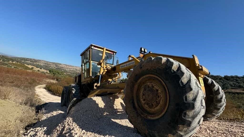 Tarsus Belediyesi, Büyükkösebalcı Mahallesi’nde yol bakım ve düzenleme çalışmalarını tamamlayarak