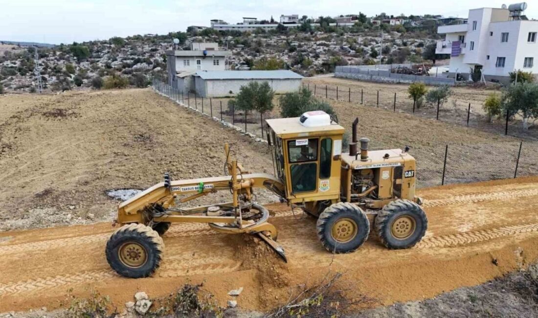 Tarsus Belediyesi, Hacıhamzalı ve Günyurdu mahallelerinde yürüttüğü yol bakım, reglaj