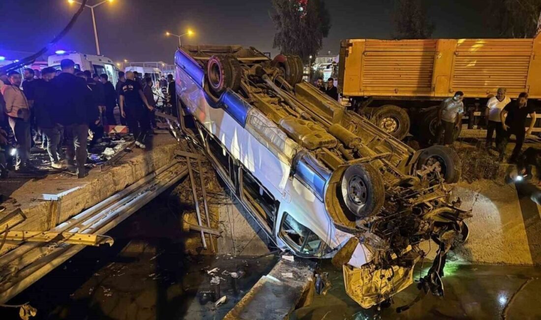 Mersin’in Tarsus ilçesinde yolcu minibüsü ile otomobilin çarpışması sonucu meydana