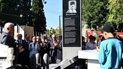 Antalya Muratpaşa Belediye Başkanı Ümit Uysal, Topçu Yüzbaşı Mustafa Ertuğrul