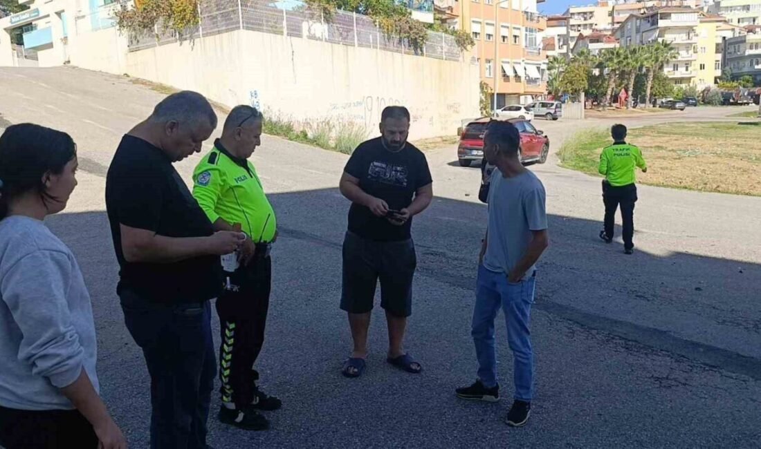 Antalya’nın Manavgat ilçesinde iki otomobilin çarpışması sonucu meydana gelen kazada